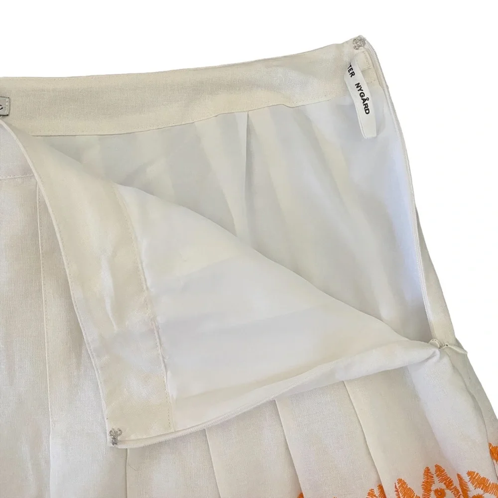 Peter Nygard Cream with Red and Orange Embroidery, Pleated Skirt 16 - Picture 4 of 11